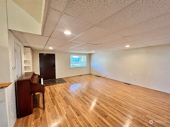 4th image of 220 Brock Street