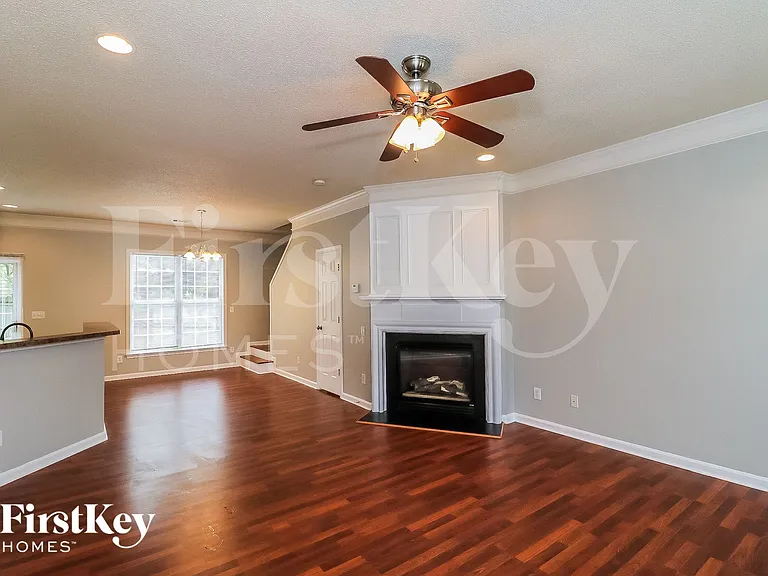 1658 Heyford Cir NW — Photo 2