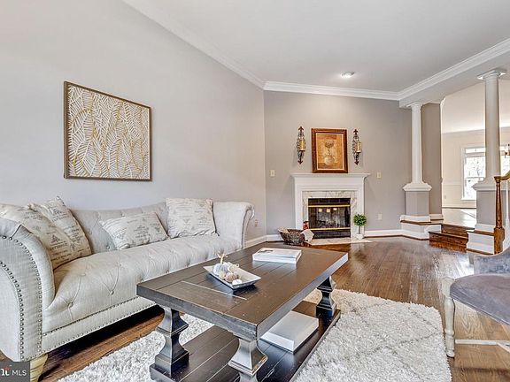 4th image of 3929 Barcroft Mews Ct