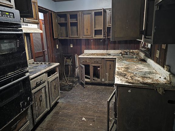 3rd image of 5246 Lochinvar Dr