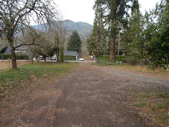 5th image of 6575 Rogue River Hwy