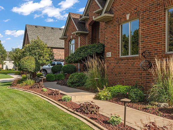 3rd image of 1127 Stonebridge Dr