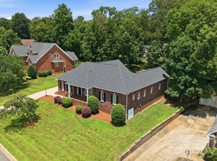 4024 Wild Nursery Ct, Charlotte, NC 28215