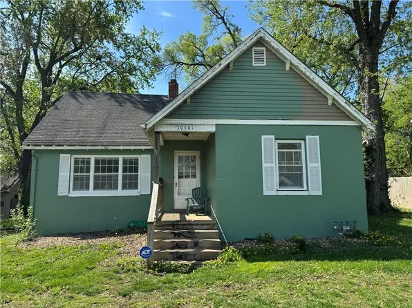 10501 E 35th St, Independence, MO 64052