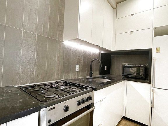 5th image of 1508 Jefferson Ave #1F