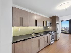 250 Ashland Pl