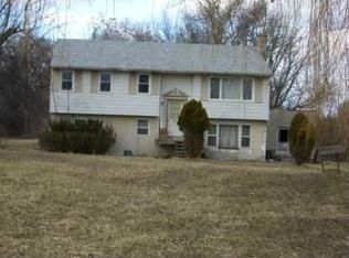 1096 Ulster Landing Rd, Saugerties, NY 12477