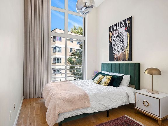 3rd image of 196 Scholes St APT 2A