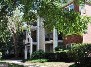 3306 Wyndham Cir APT 331, Alexandria, VA 22302