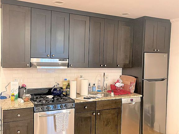 4th image of 4 E 12th St APT G