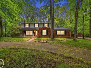 252 Wimberly Dr, Rochester Hills, MI 48306