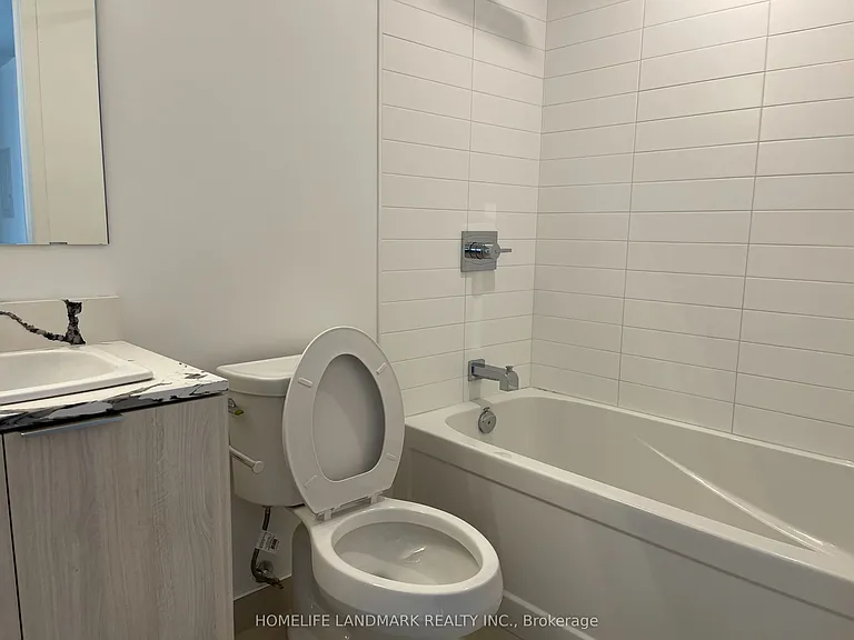 501 Yonge St #1402 — Photo 10