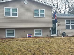 1828 Maplewood Dr, Lindenhurst, IL