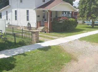 209 W Cherry St, Reading, MI 49274
