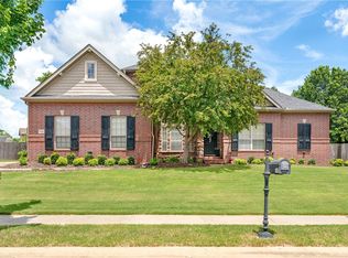 5624 E Sombreado Rd, Fayetteville, AR 72703