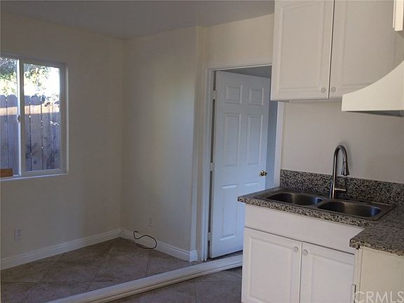 4th image of 11506 Laurel Ave