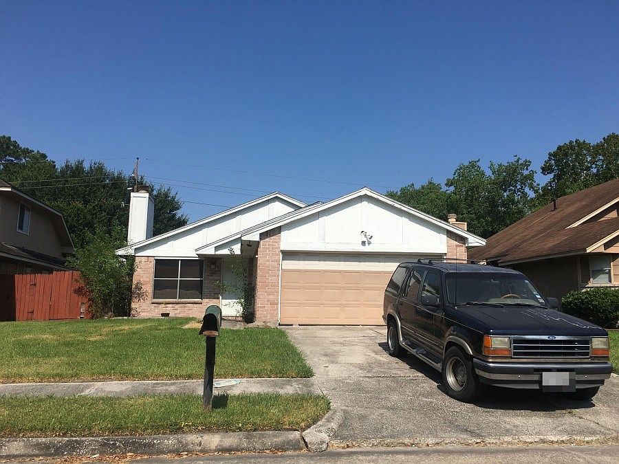 1st image of 19927 River Brook Dr