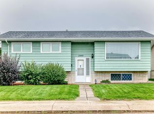 11461 152a Ave NW, Edmonton, AB T5X1E3