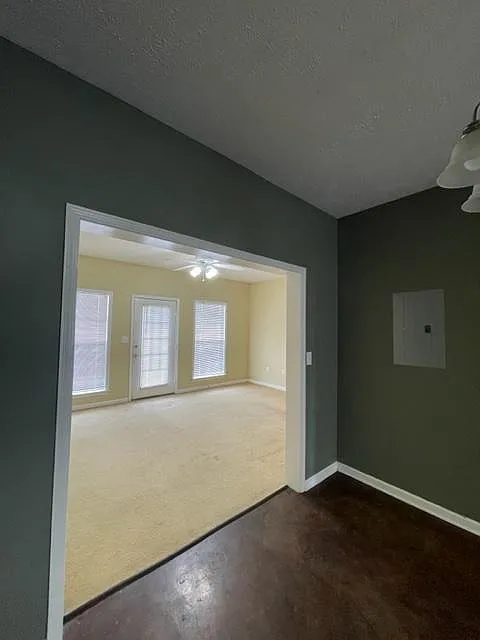 2 bed, 2.5 bath, 1187 sqft, $1,400 — Photo 4