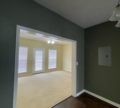 4th image of 30 Waterview Dr