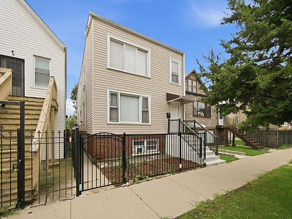 3rd image of 2433 W 46th Pl