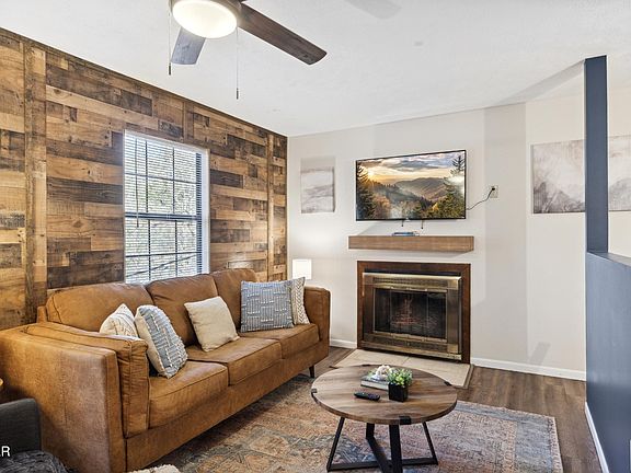 4th image of 2777 Mountain View Cir