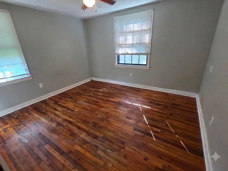 5862 E Heights Dr — Photo 8