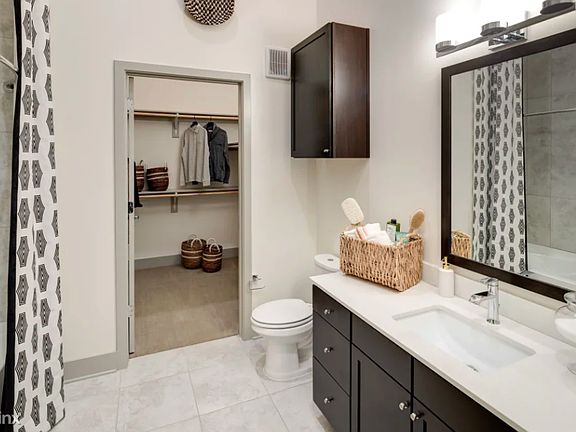 4th image of 129 Chapel Hill Cir