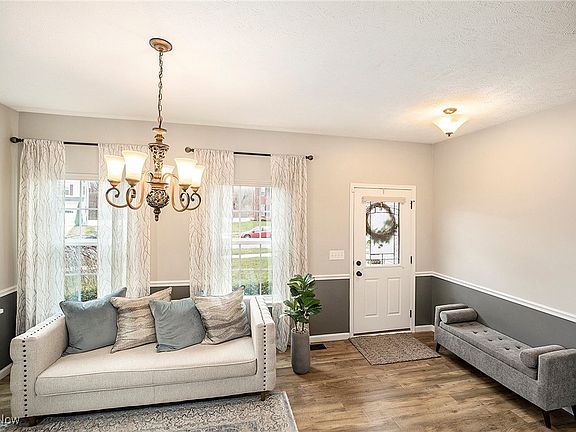 2nd image of 760 Hilliary Ln