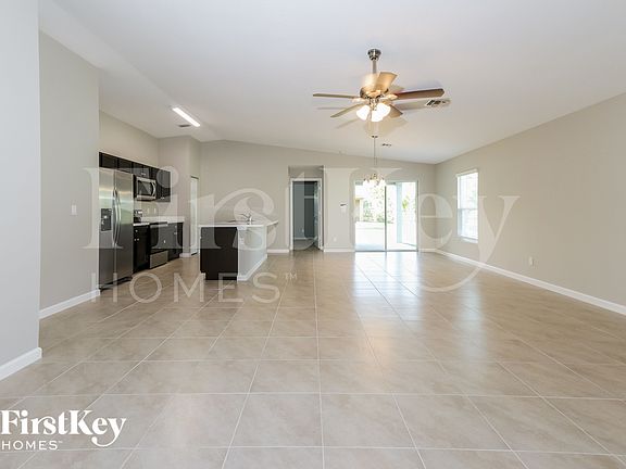 3rd image of 310 SW Undallo Rd