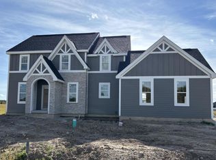 9333 W Cob Dr, Mequon, WI 53097