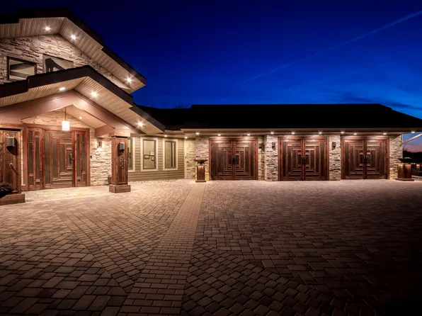 4300 Timber Ridge Dr, Ames, IA 50014