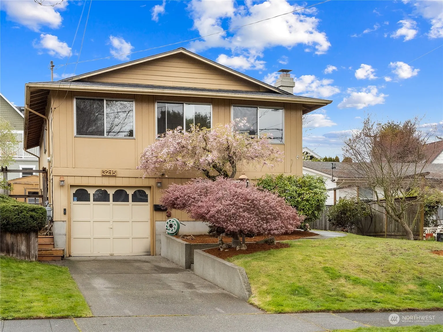 3215 40th Avenue SW photo 1
