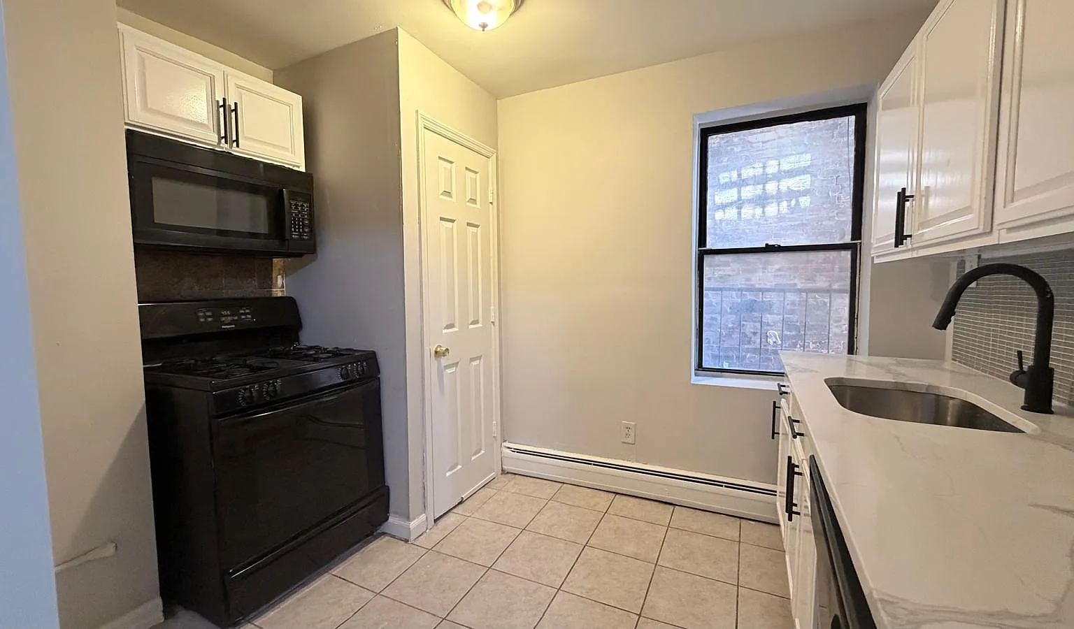 2 bed, 800 sqft, $1,850 — Photo 1