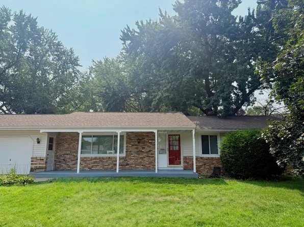 1801 River Hills Dr, Burnsville, MN 55337