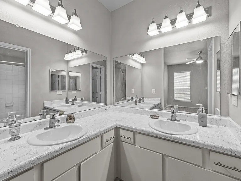 1701 at Eldorado — Photo 33