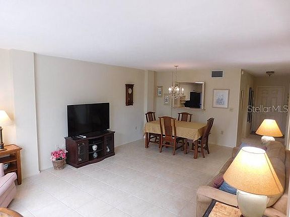 4th image of 716 Granada Ave APT 302
