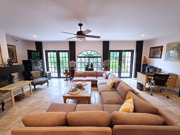 4th image of 4200 N Surf Road