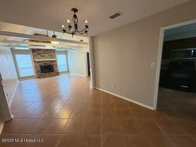 3 bed, 2.0 bath, 1430 sqft, $1,600 — Photo 3
