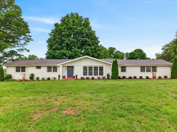 306 Locust Rd, Clarksville, TN 37043