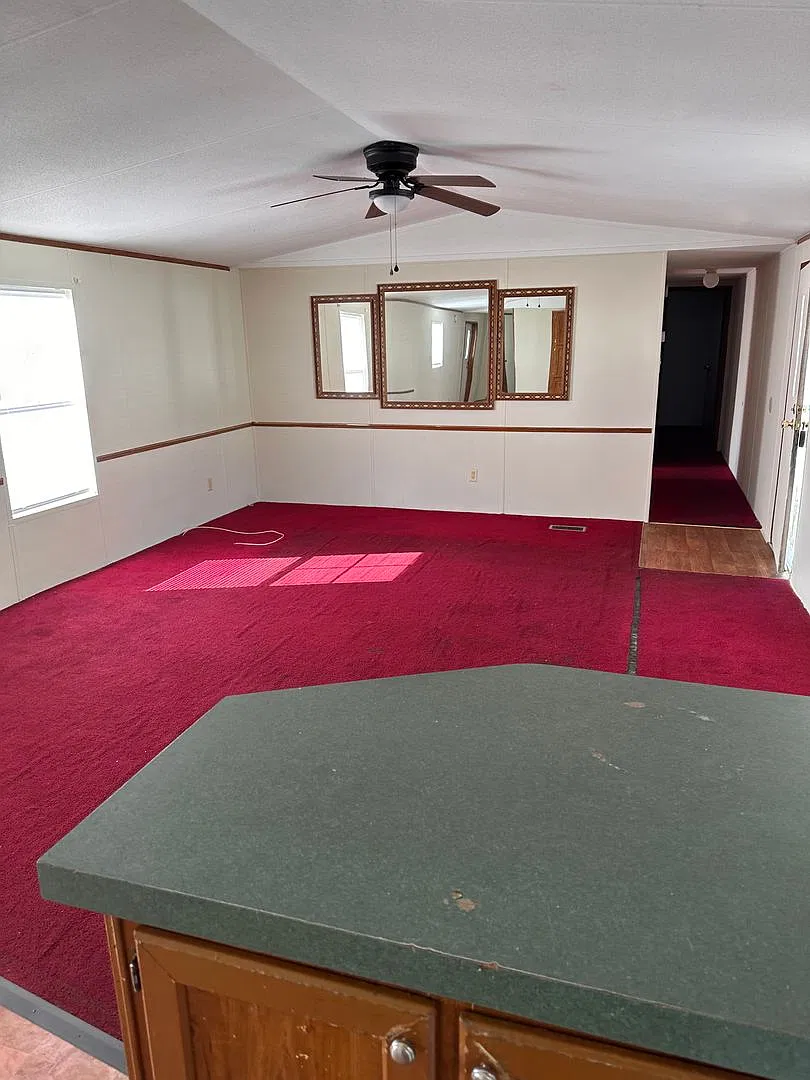 RV - 644-658 Reeves Drive — Photo 3