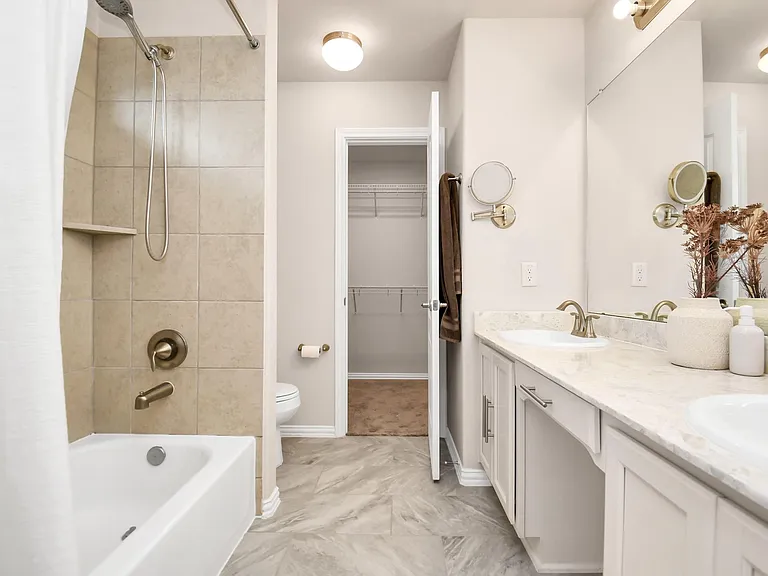 2217 Windy Grove Dr — Photo 24
