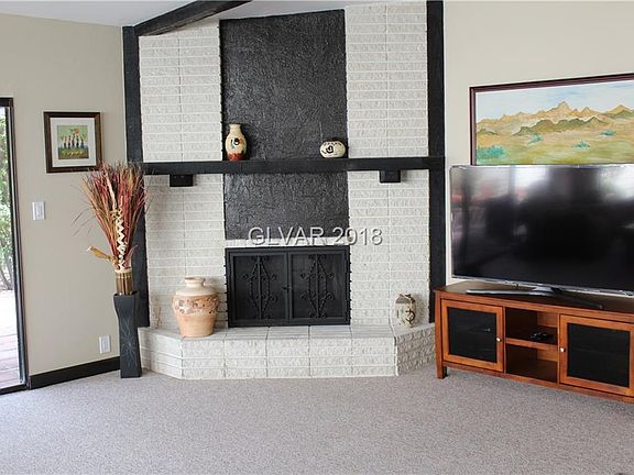 2nd image of 2109 Plaza Del Fuentes