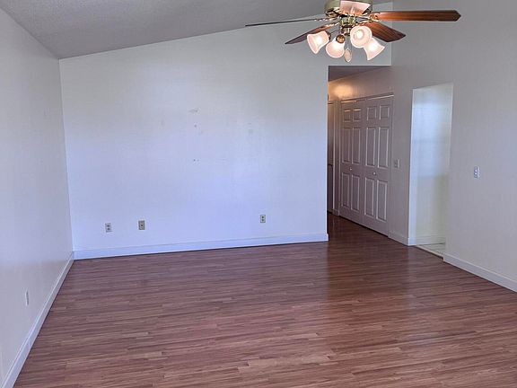 2nd image of 805 Townview Dr