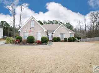 2031 Vintage Oaks Dr, Loganville, GA 30052