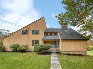 218 Pinesbridge Rd, Millwood, NY 10546