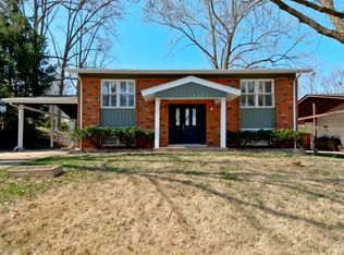 2327 Wesglen Estates Dr, Maryland Heights, MO