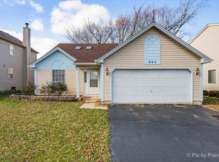 653 Hampton Cir, Elgin, IL 60120