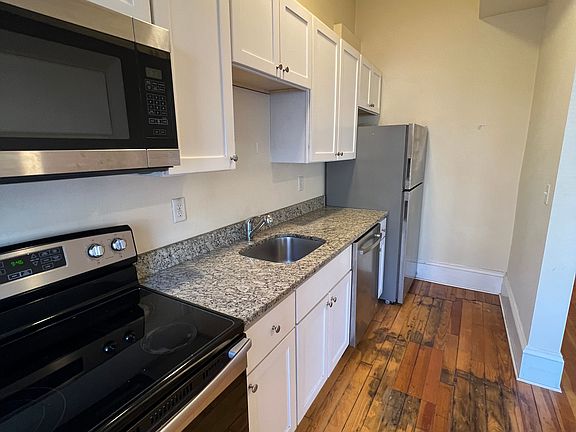 3rd image of 1463 Beacon St #11G