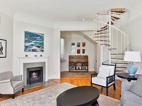 4th image of 2301 Scott St #2